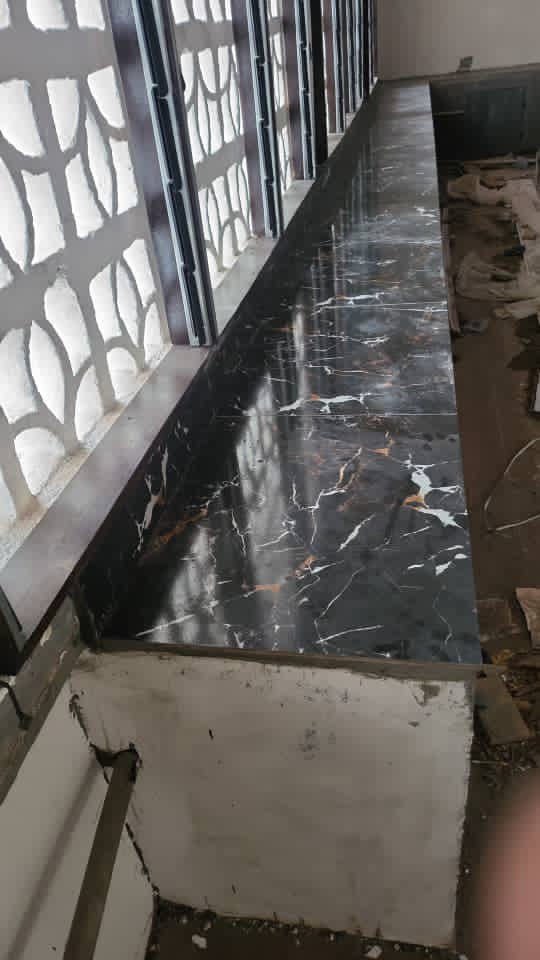 Second photograph of the MGHS science laboratory
